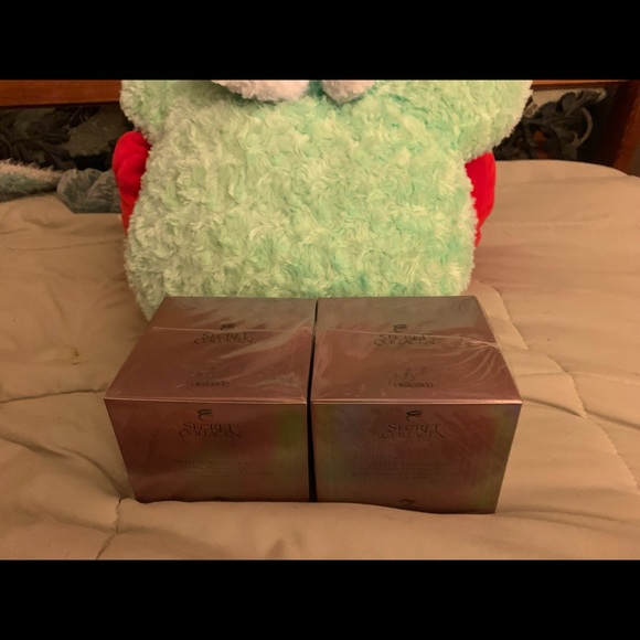 2 Jars Italy’s Finest Secret Collagen Retail $300 - Picture 1 of 1